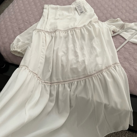 Cropped and Skirt Off White BLitz Closet - Picture 8 of 10